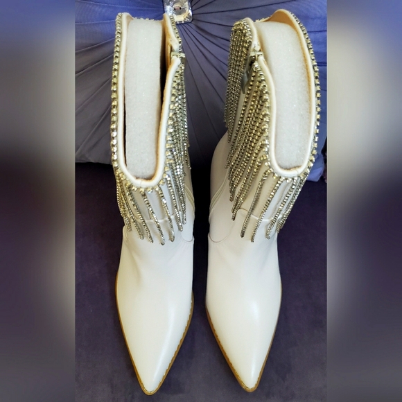 Berness white boots with rhinestones - Picture 6 of 8